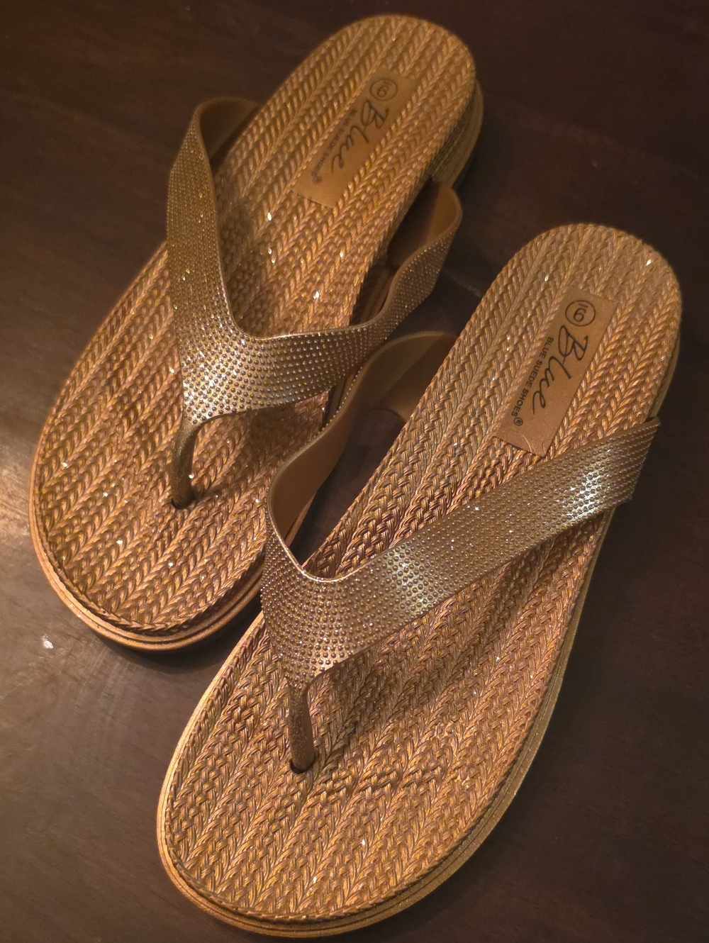 Women’s Sparkle Metallic Gold Woven Flip Flop Sandals NWOB